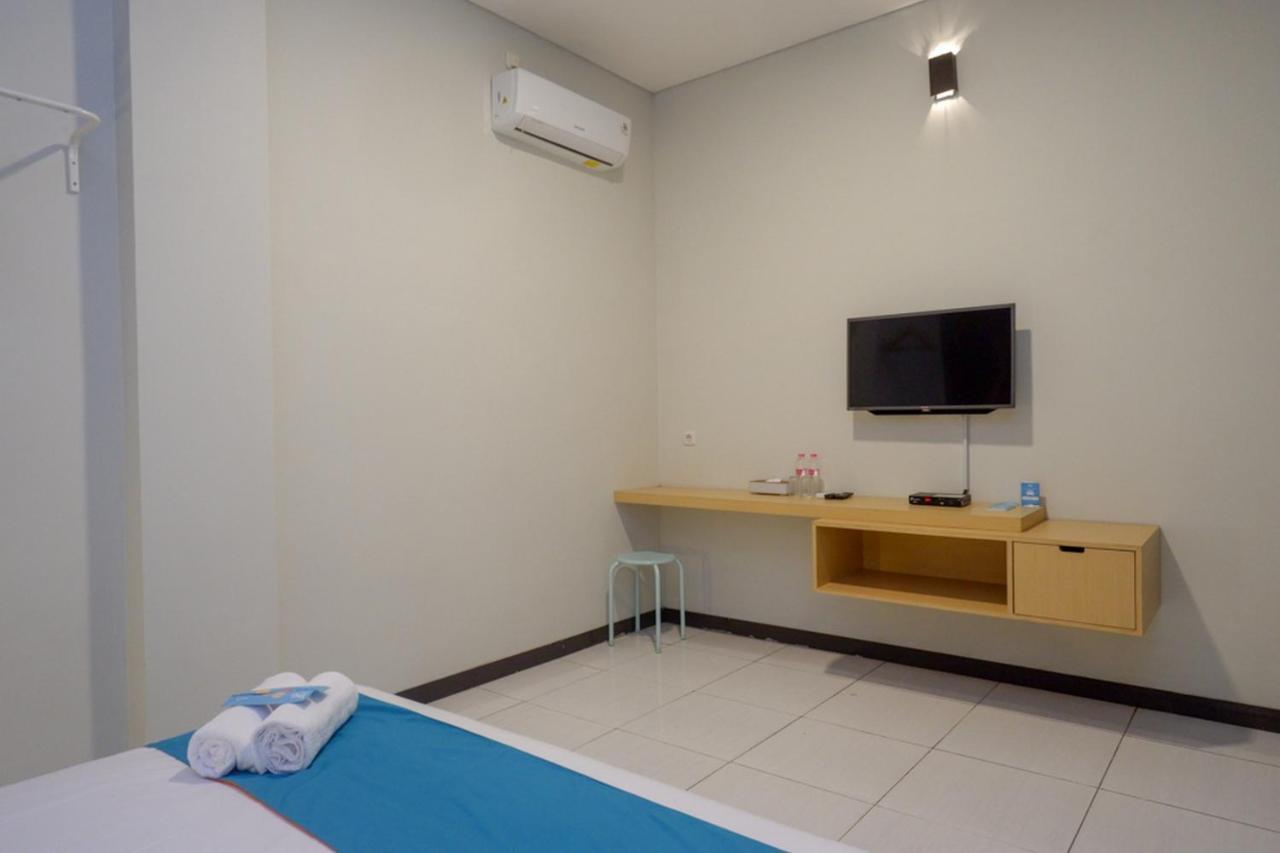 Sans Hotel Good Wish Semarang Jomblang 外观 照片